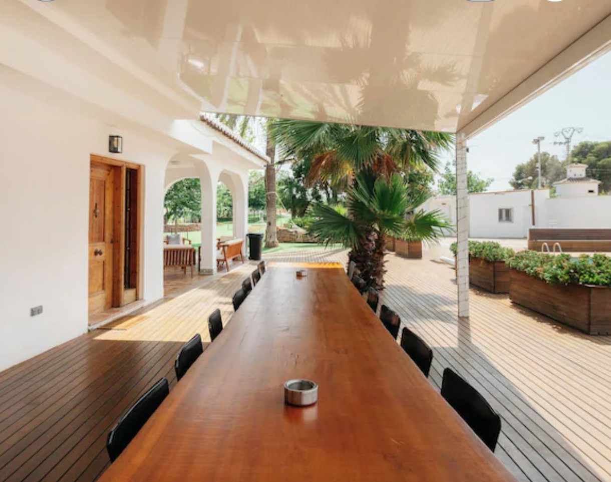 Al fresco dining